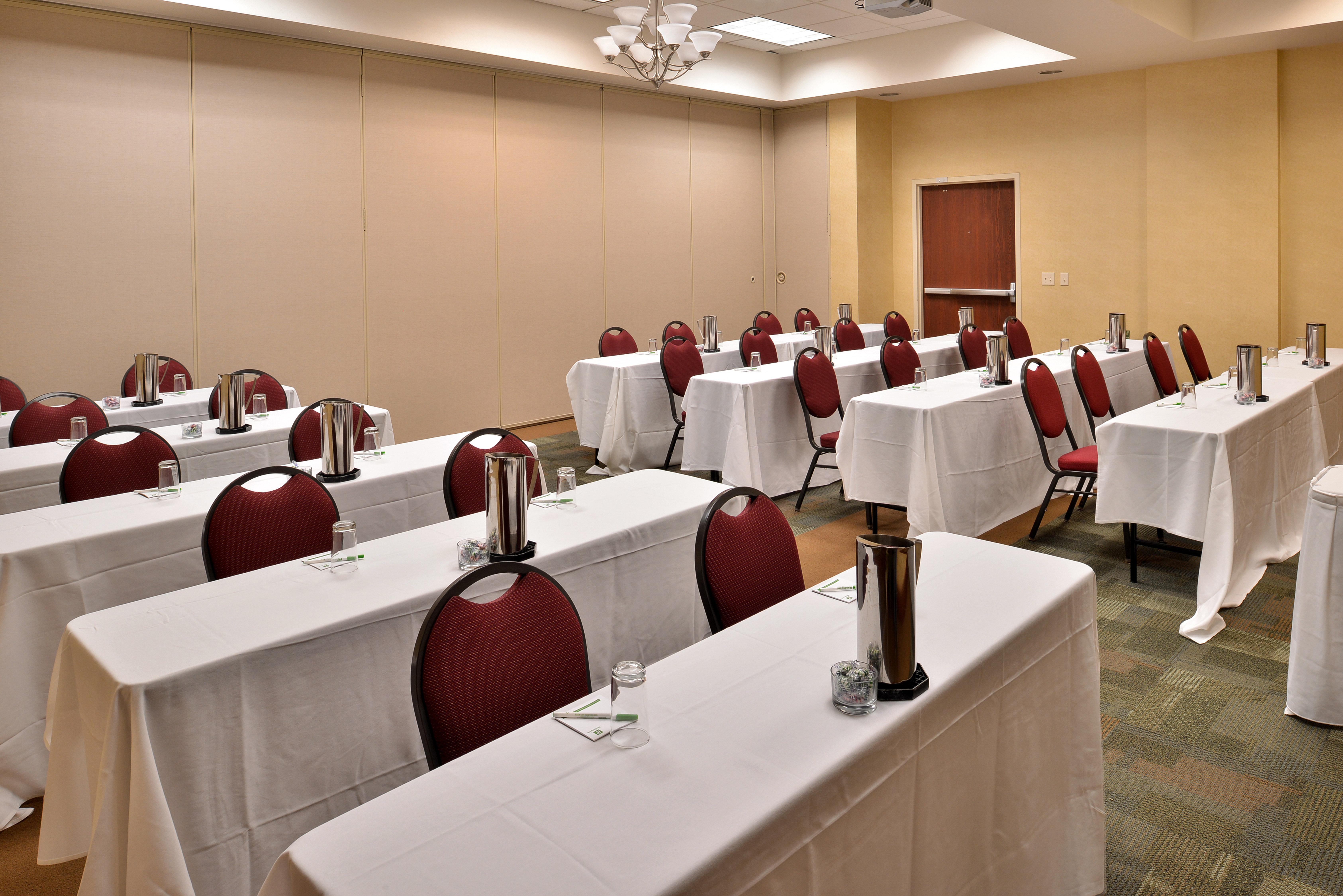 Holiday Inn Madison At The American Center By Ihg Esterno foto